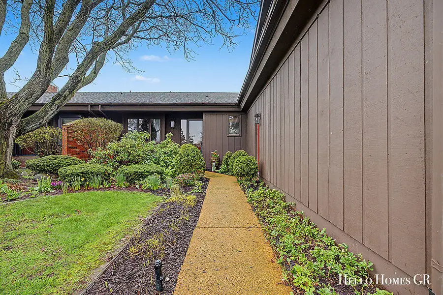 5980 Parview, Grand Rapids, MI 49546 - #2