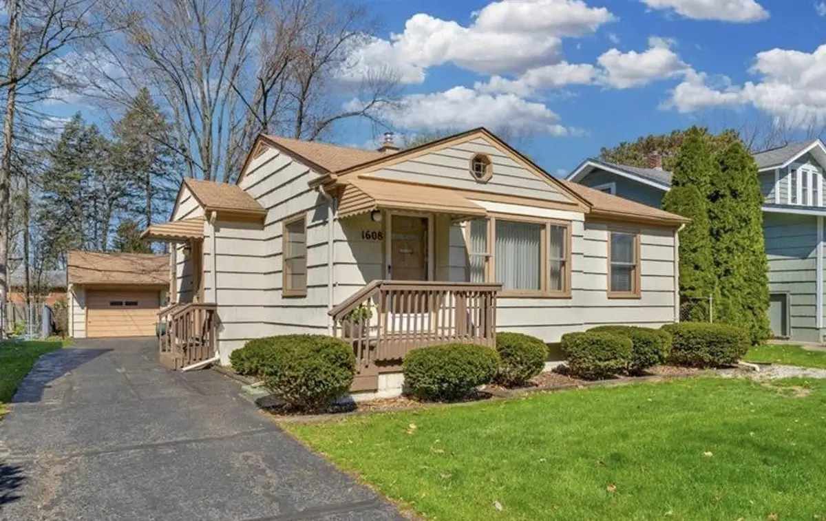 1608 Inverness, Keego Harbor, MI 48320 - #1