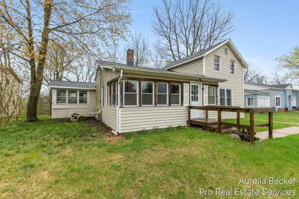 425 S Cedar, Allegan, MI 49010