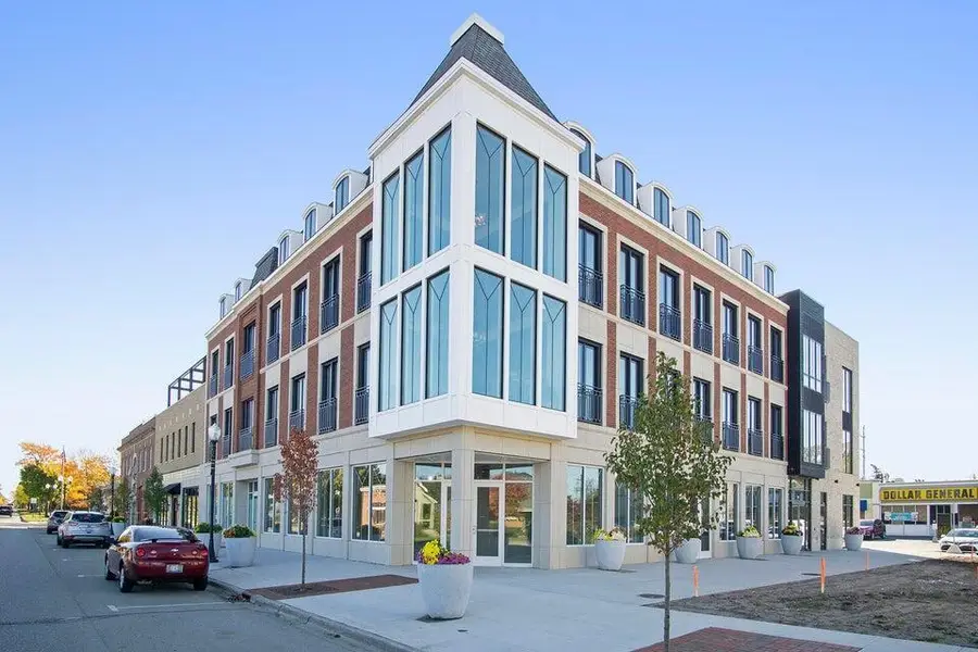 110 W Savidge #204, Spring Lake, MI 49456 - #2