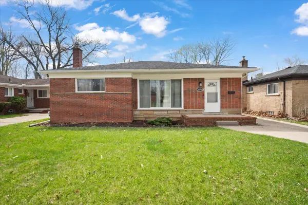 24765 Ross, Redford, MI 48239