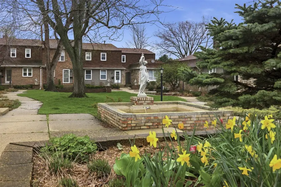 2533 Essex #38, Saint Joseph, MI 49085 - #2