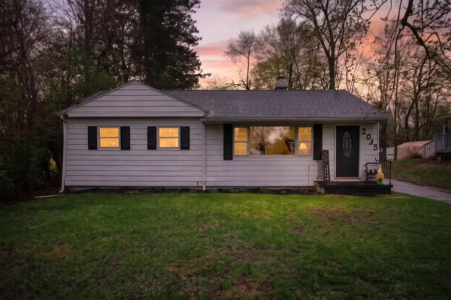 2005 Cortland, Jackson, MI 49203 - #2