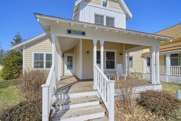 17204 5th, Arcadia, MI 49613