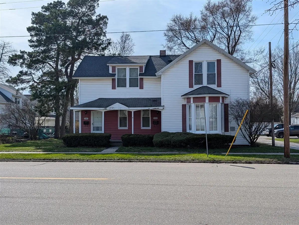208 S Washington, Ludington, MI 49431 - #1