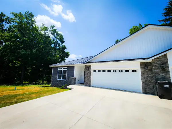 237 Glei, Hillsdale, MI 49242