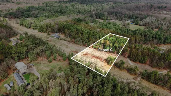 8821 E 76th, Howard City, MI 49329