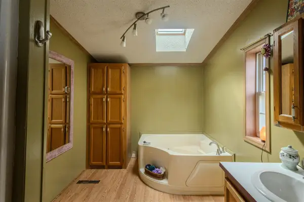 5400 E S, Vicksburg, MI 49097