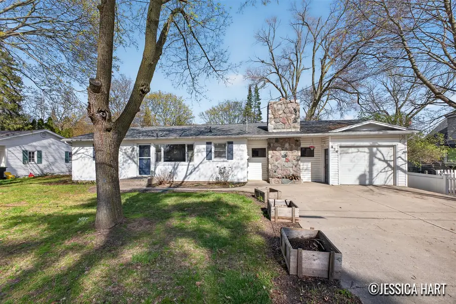 424 S Luray, Greenville, MI 48838 - #2