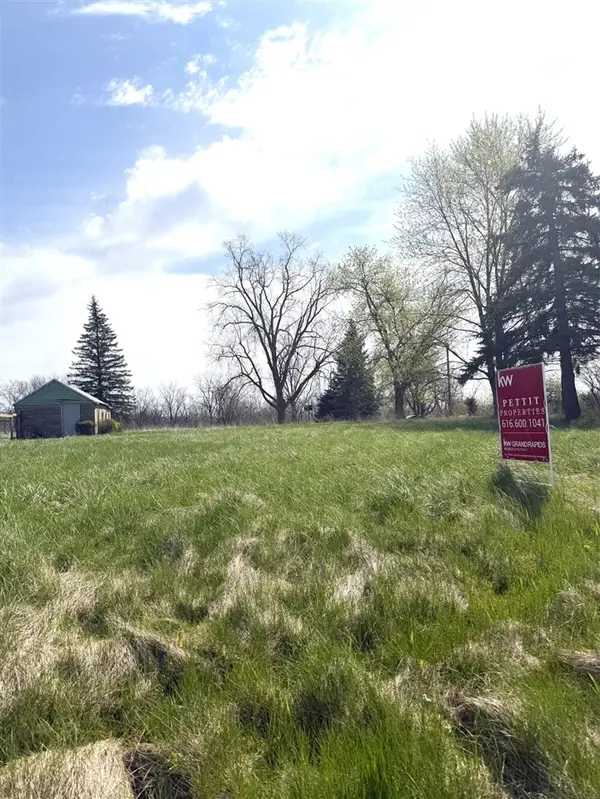 3290 Breton, Grand Rapids, MI 49512