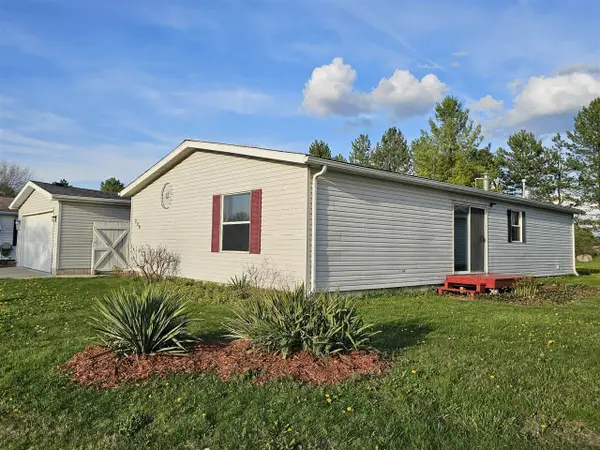 229 Cadgewith, Lansing, MI 48906