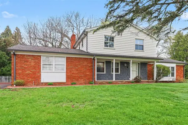 2028 E Hammond Lake, Bloomfield Hills, MI 48302