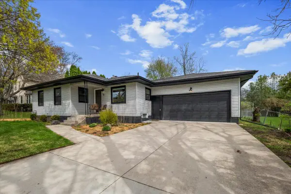 78 Lakeside, Grand Rapids, MI 49503