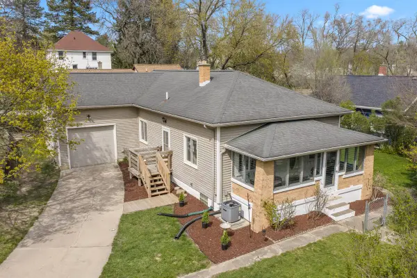 1635 Mcdonald, Grand Rapids, MI 49504