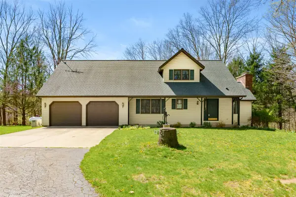 10501 N 22nd, Plainwell, MI 49080