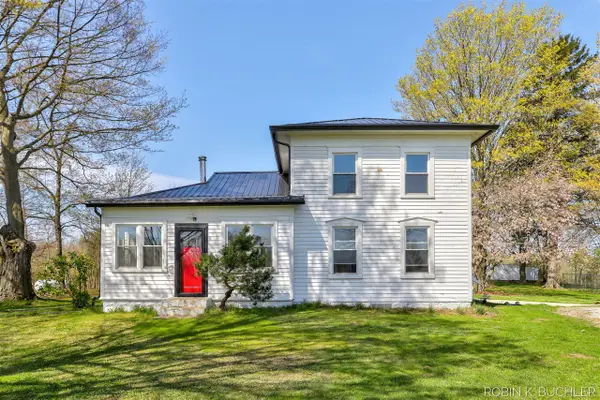 1614 66th #House, Fennville, MI 49408