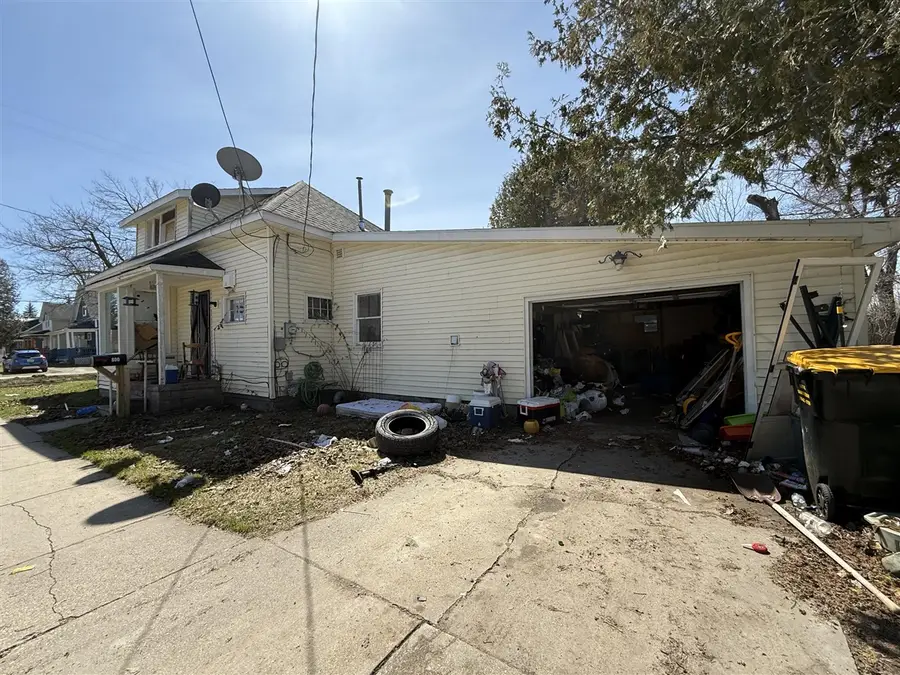 800 Division, Cheboygan, MI 49721 - #2