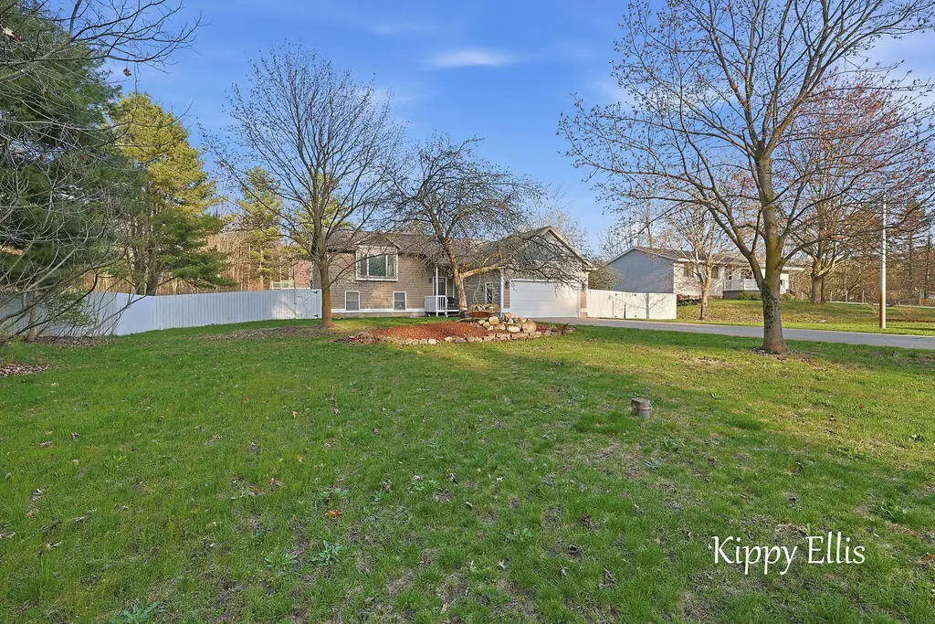 566 S Dangl, Muskegon, MI 49442 - #1