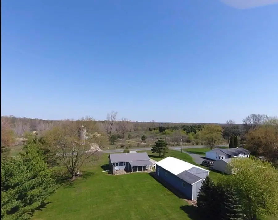 1535 W Kinley, Saint Johns, MI 48879 - #3