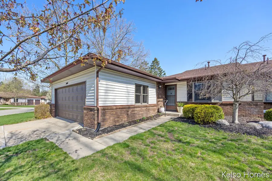 2137 Ter Van, Grand Rapids, MI 49505 - #3