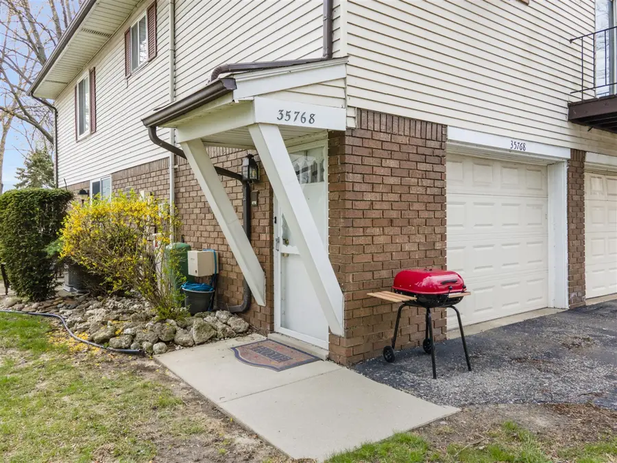 35768 Union Lake, Harrison Township, MI 48045 - #3