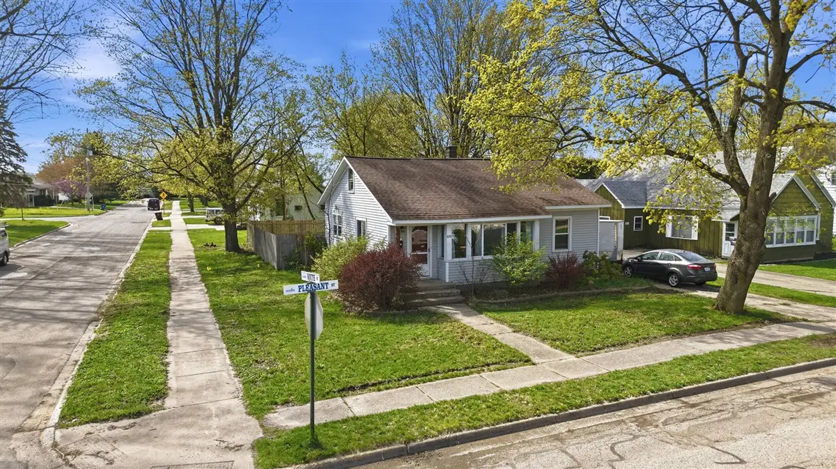 109 Pleasant, Sparta, MI 49345 - #1