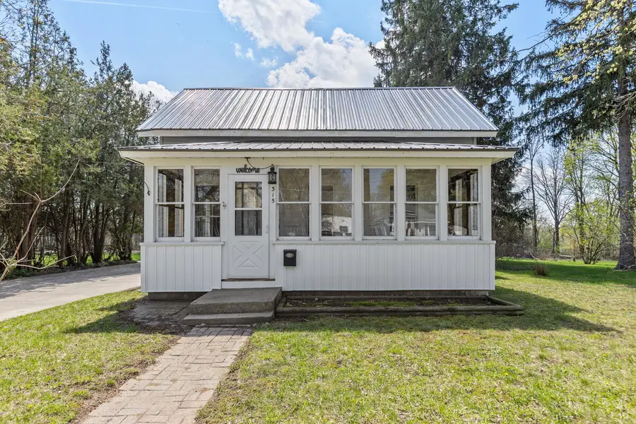 315 E Coffren, Greenville, MI 48838 - #2