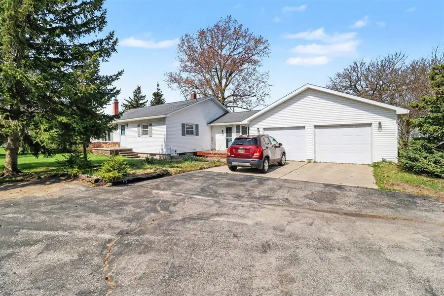 114 S Main, Eastlake, MI 49626 - #2