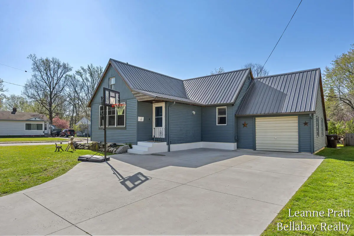 636 E Colfax, Hastings, MI 49058 - #1