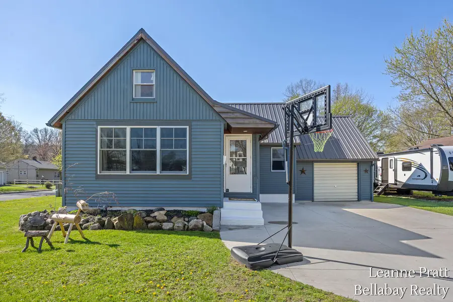 636 E Colfax, Hastings, MI 49058 - #2