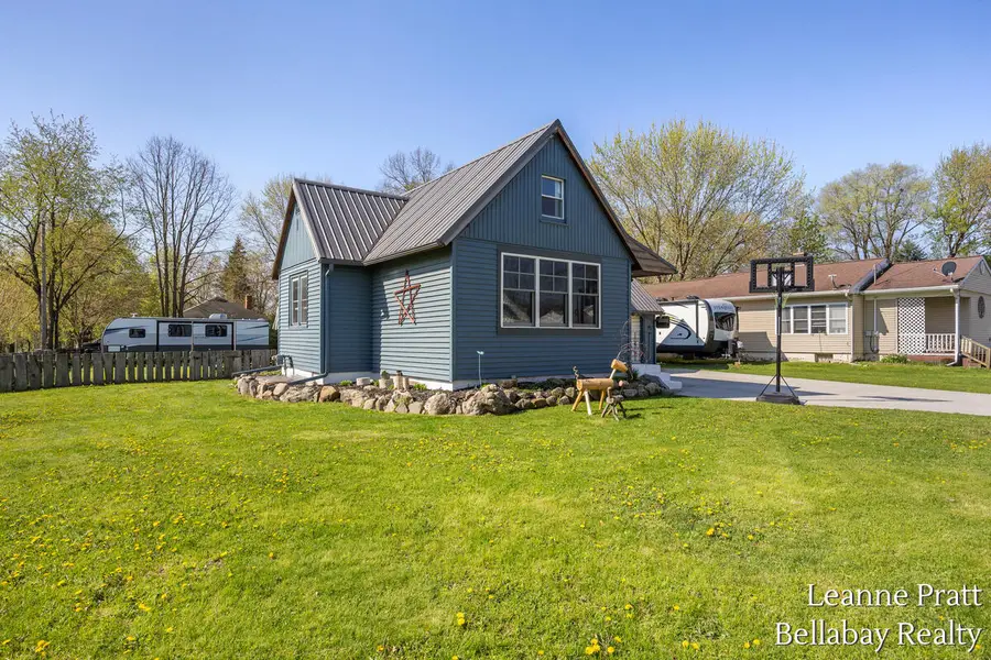 636 E Colfax, Hastings, MI 49058 - #3