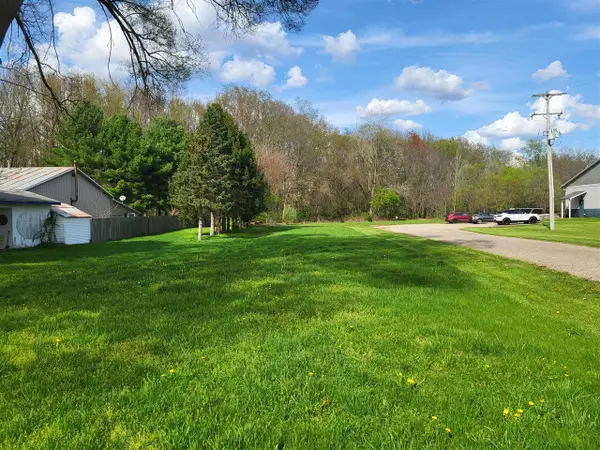 V/L S 10th, Plainwell, MI 49080