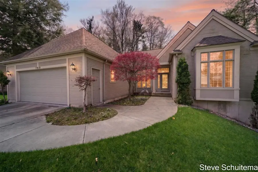 1949 Forest Glen, Norton Shores, MI 49441 - #2