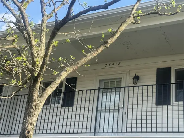 23418 Middlebelt #10, Farmington, MI 48336