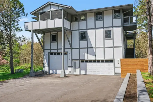 2949 Pagoda, Stevensville, MI 49127