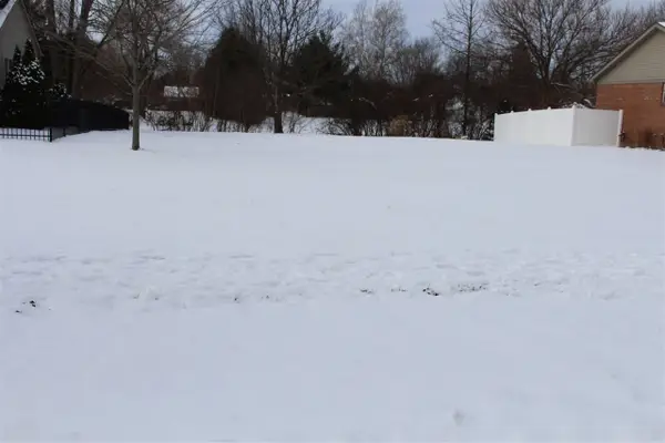 12377 Spencer, Carleton, MI 48117