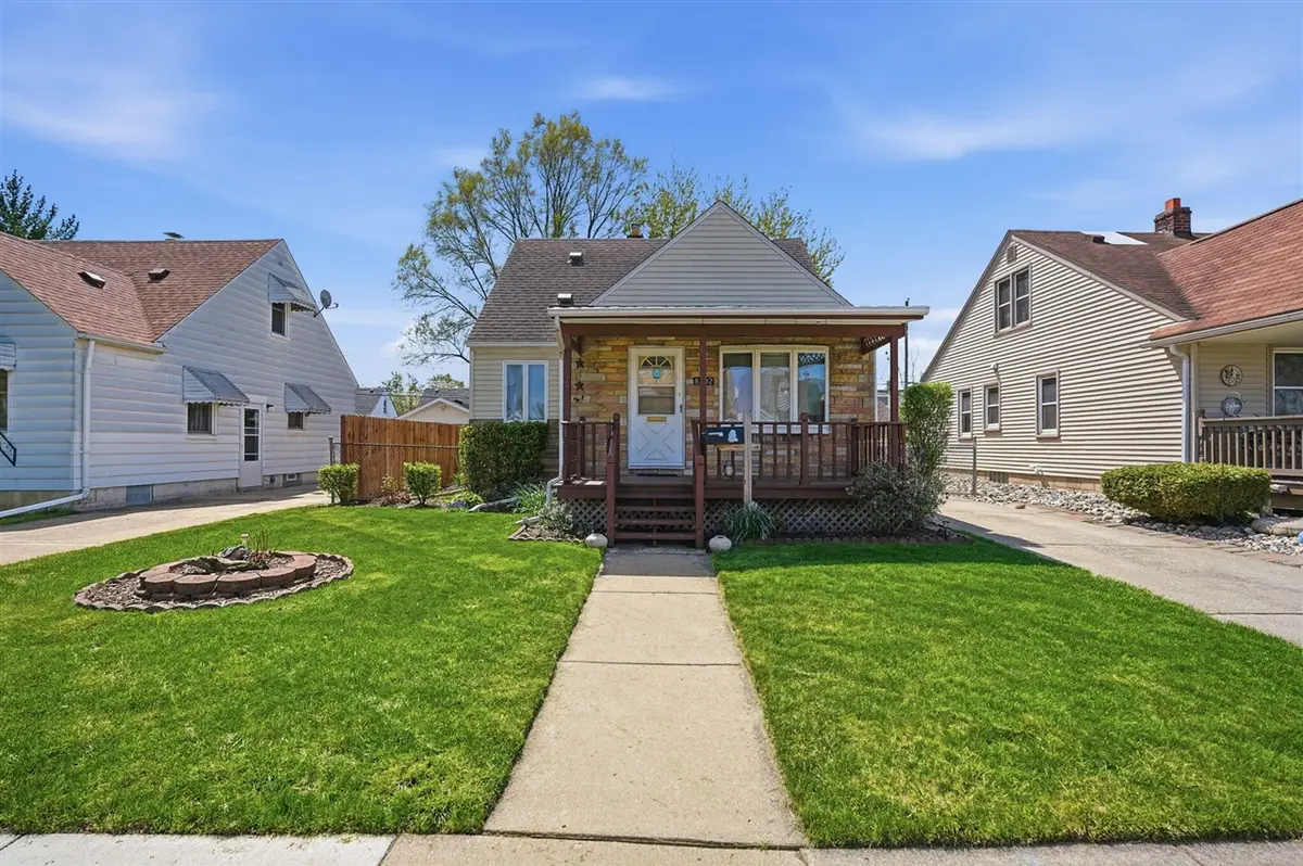 8292 Superior, Center Line, MI 48015 - #1