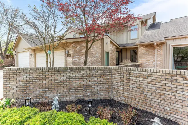 4291 Foxpointe #53, West Bloomfield, MI 48323