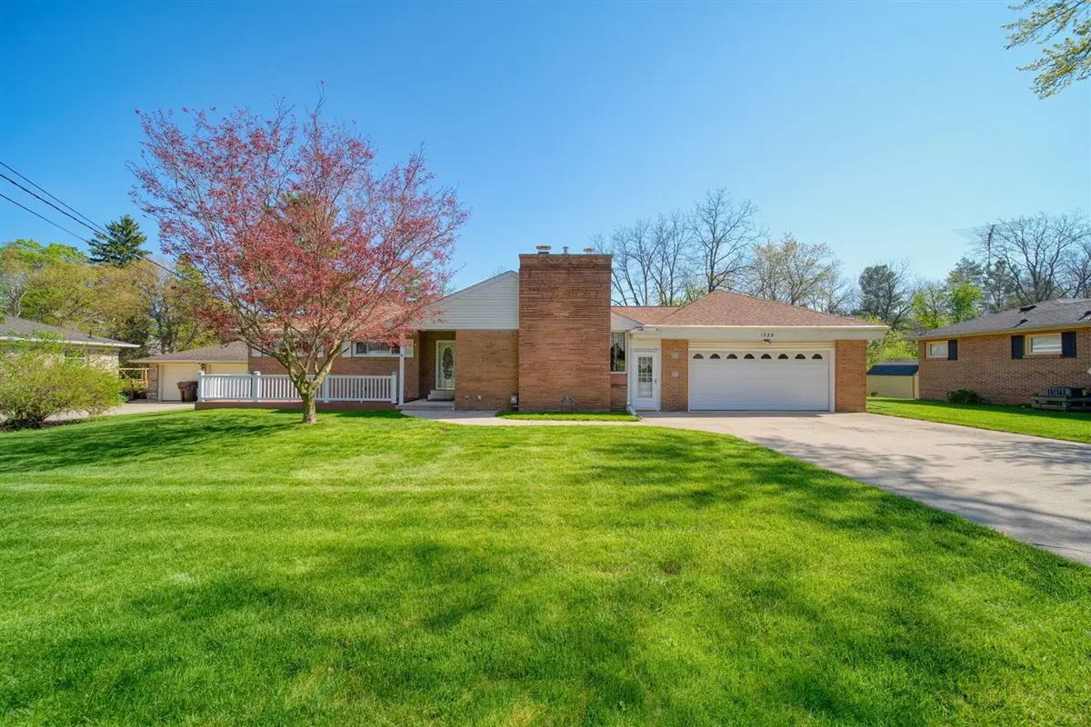 1229 Levant, Jackson, MI 49203 - #1