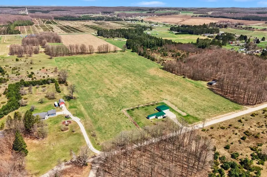 VL ''A'' W 32 1/2, Boon, MI 49618 - #2