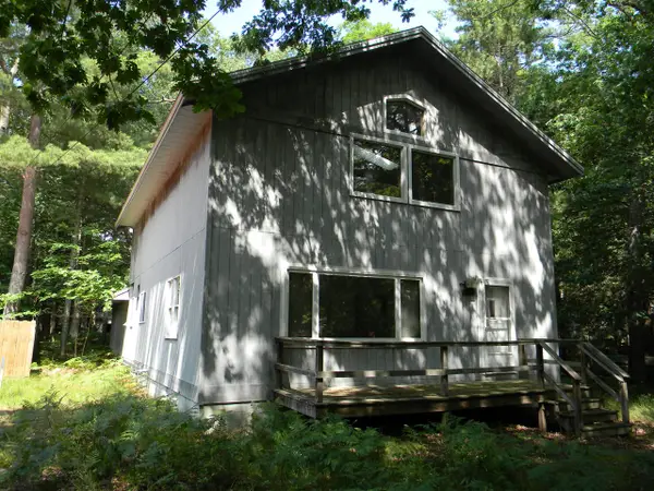 6383 S Lakeshore, Pentwater, MI 49449