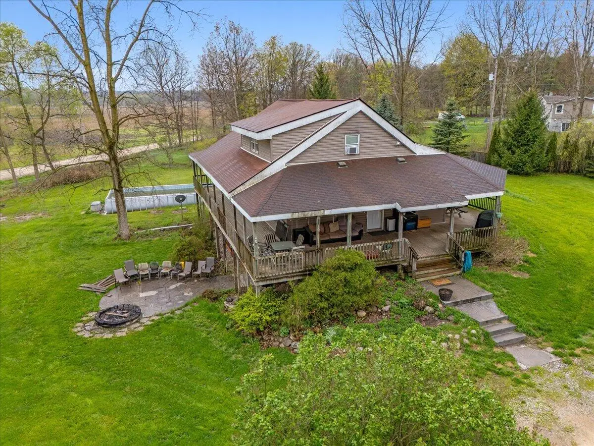 6475 Center, Fenton, MI 48430 - #1
