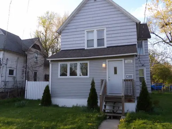 1223 Lake, Kalamazoo, MI 49001