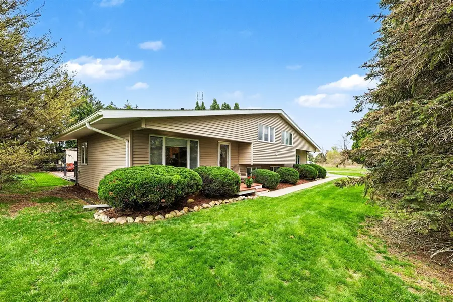 17797 W Pleasant Lake, Manchester, MI 48158 - #2