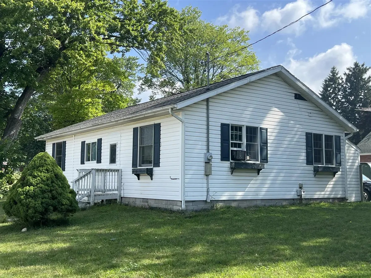 404 Herbert, Blanchard, MI 49310 - #1