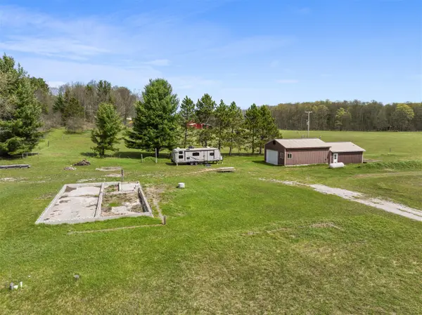 167 N Pioneer, Beulah, MI 49617