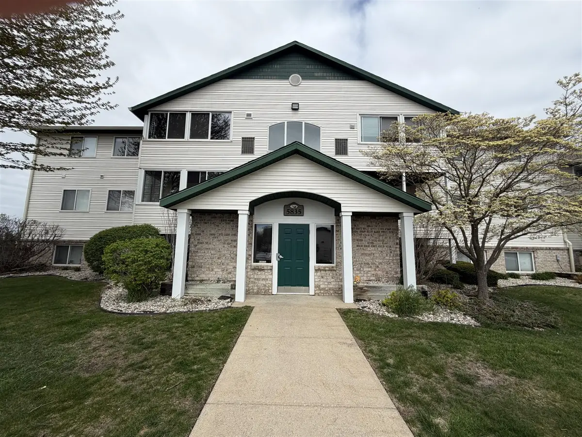 5835 Crosswinds #14, Norton Shores, MI 49444 - #1