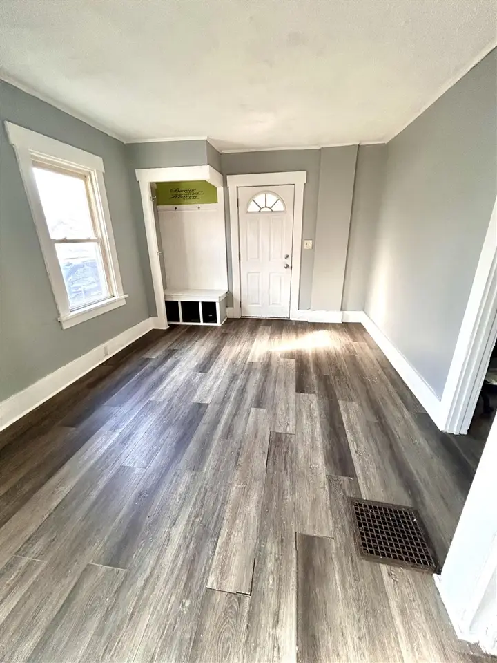 76 E Avenue, Battle Creek, MI 49017 - #2