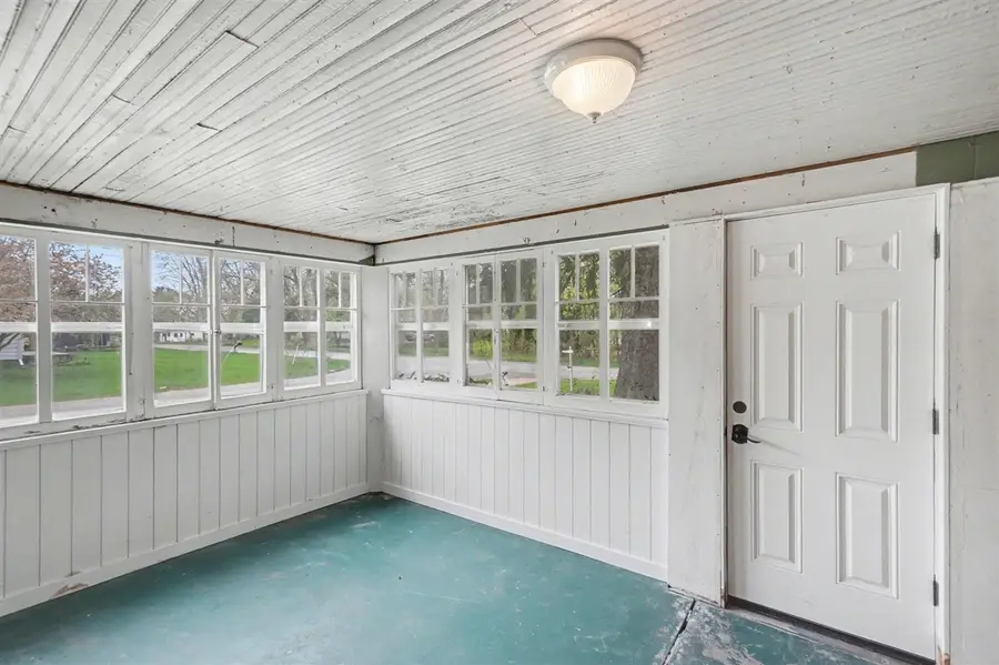 282 W Washington, Newaygo, MI 49337 - #3