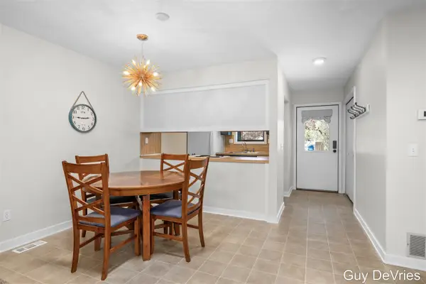 3104 Old Kent #26, Kentwood, MI 49512
